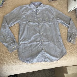 Calvin Klein Men’s Slim Fit Button-down shirt- size M